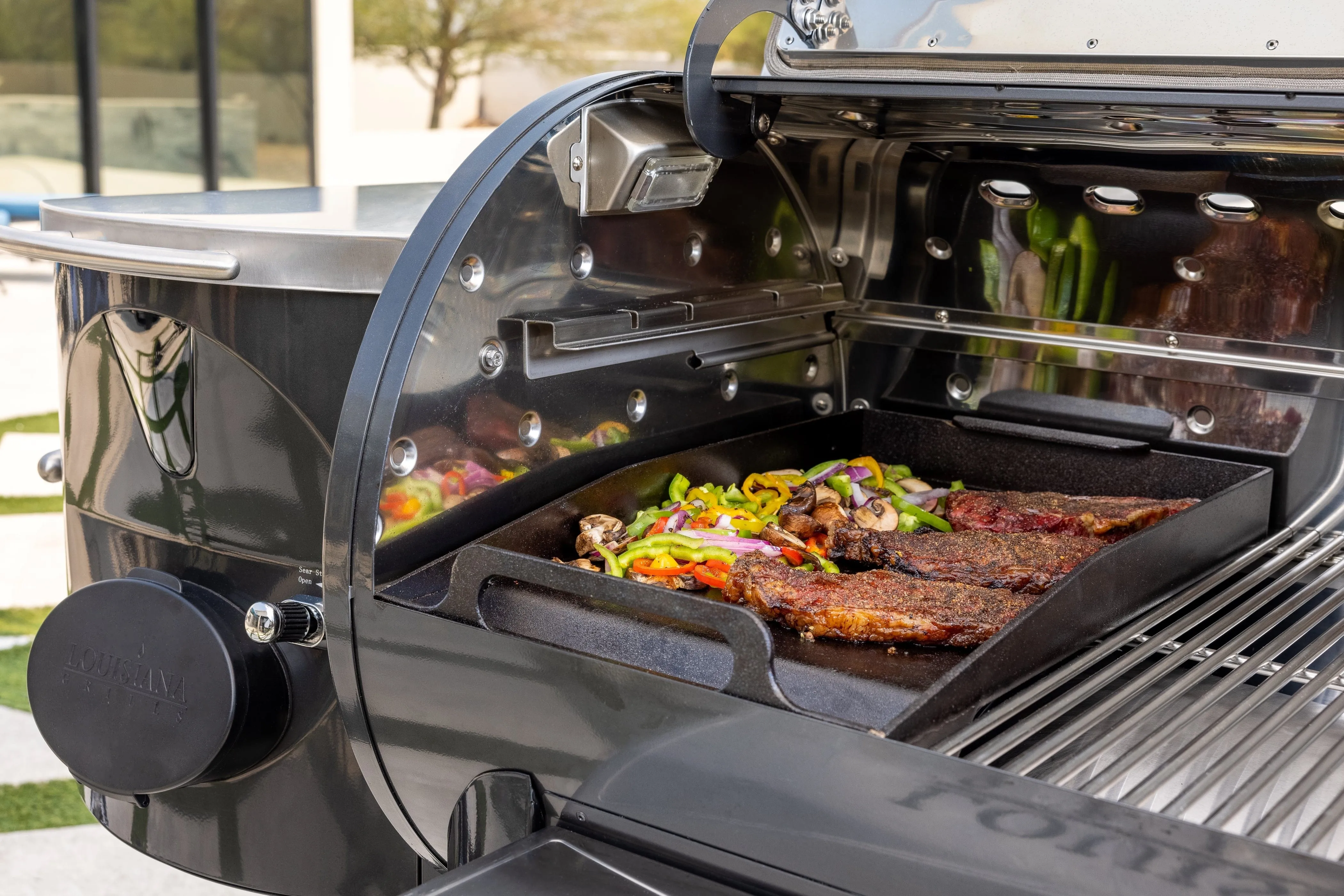 Louisiana Grills Founders Legacy 1200 Pellet Grill & Smoker w/ WIFI Control