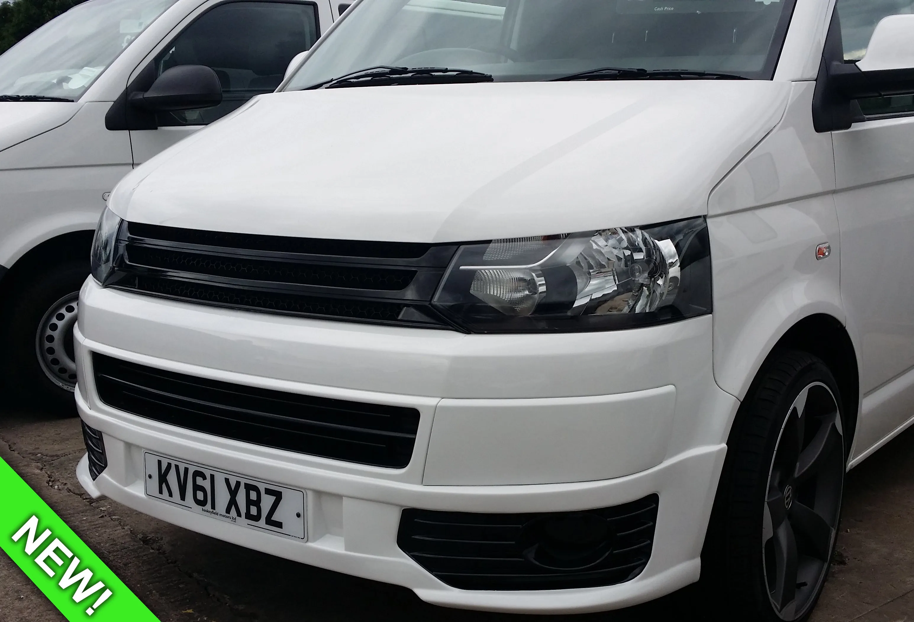 VW Volkswagen T5.1 Front Badgeless Grille (Piano Black) Painted and Ready to Fit